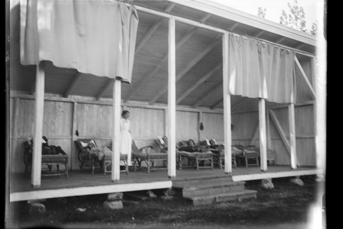 Otto W. F. Mejlænder, Kurpavillion.. Pavillion med pulttak, 3 vegger åpen foran, solgardiner på skinne. Minst 6 senger, de fleste med pasienter. Trysil Tuberkolosehjem .