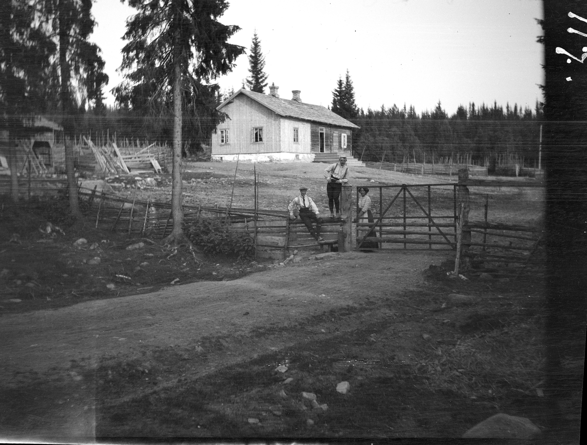 Karl Andreas Diesen, Bjørkli-Rønningen, Nybygda Furnes allmenning, "kvilstelle", vegbom, bomvokterbolig, skistue.