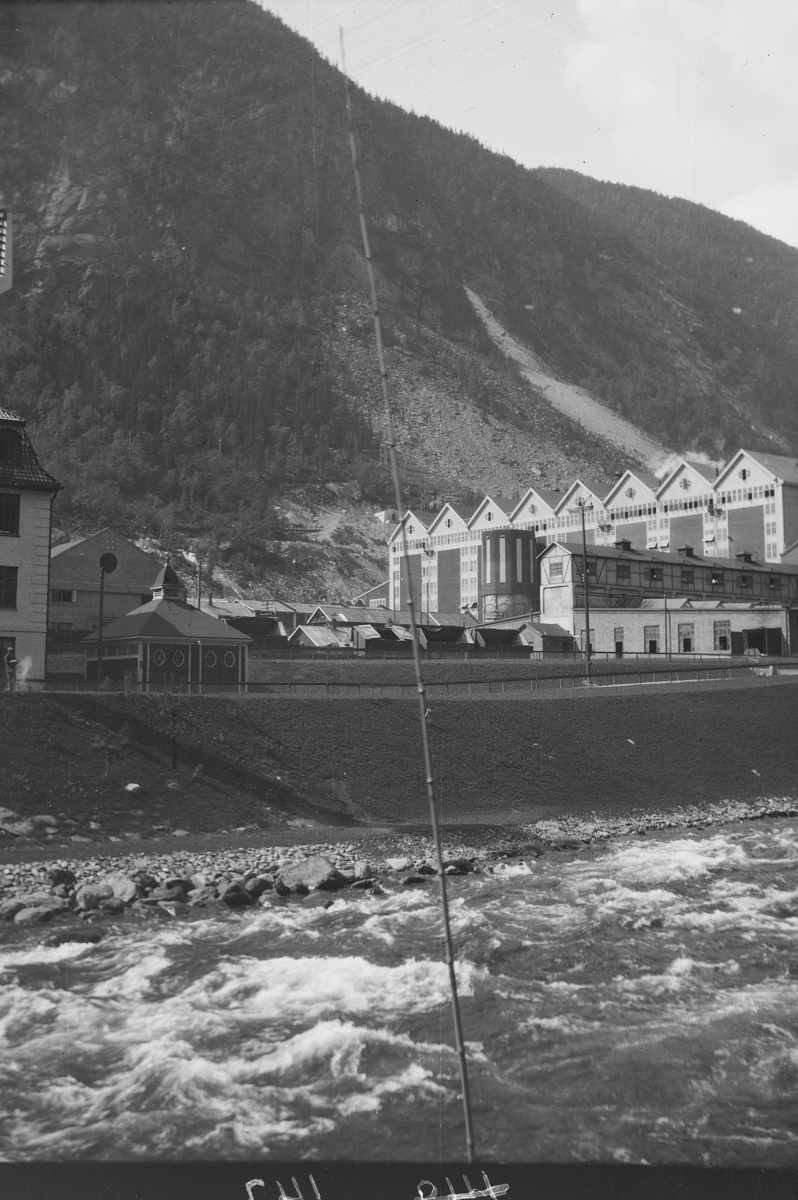 Karl Andreas Diesen, Rjukan, Norsk Hydro, fabrikker,