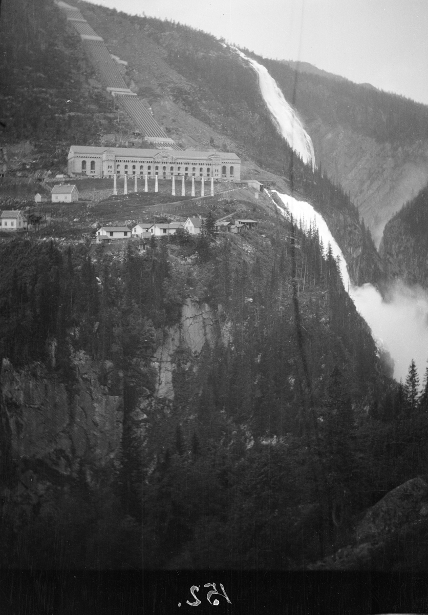 Karl Andreas Diesen, Rjukan, Norsk Hydro, fabrikker, kraftstasjon, rørgate, foss,