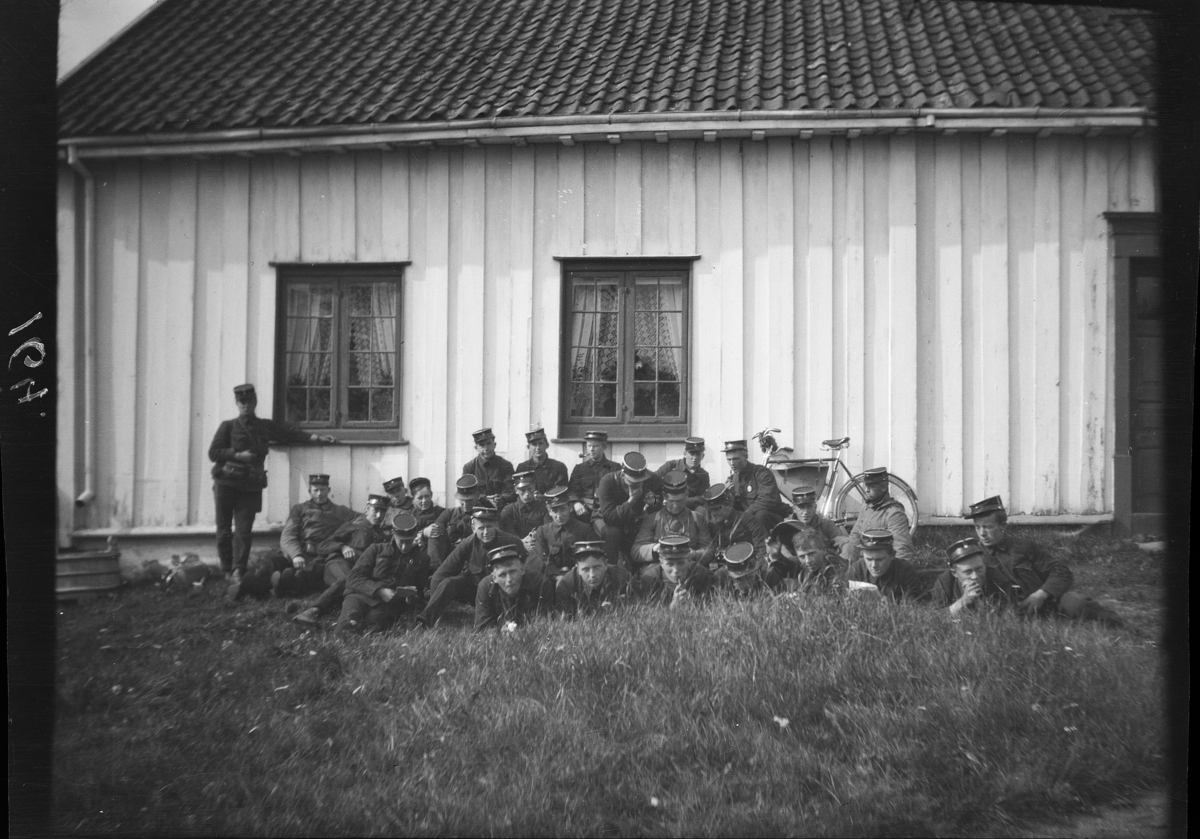 Karl Andreas Diesen, Feltmanøvre, militærøvelse, 1912, gruppe kadetter,