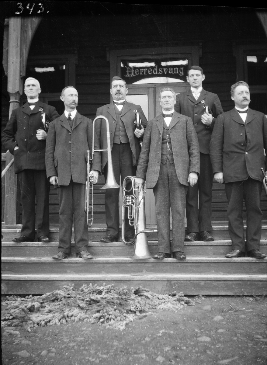 Karl Andreas Diesen, Herredsvang, Romedal. Gruppe 6, musikere, blåseinstrumenter, ukjente.