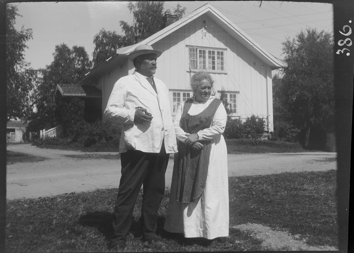 Karl Andreas Diesen, Monthey Haug og frue.