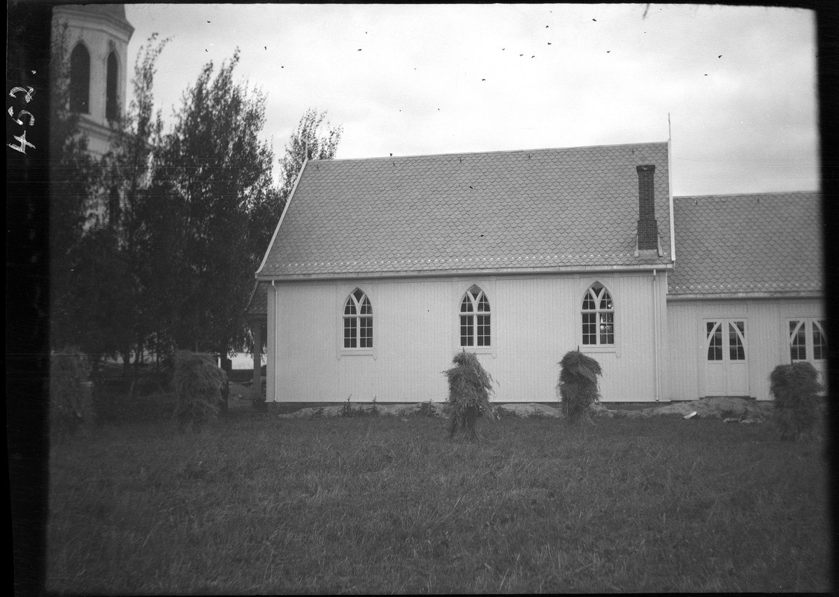 Karl Andreas Diesen, Romedal kirke, gravkapellet, eksteriør,