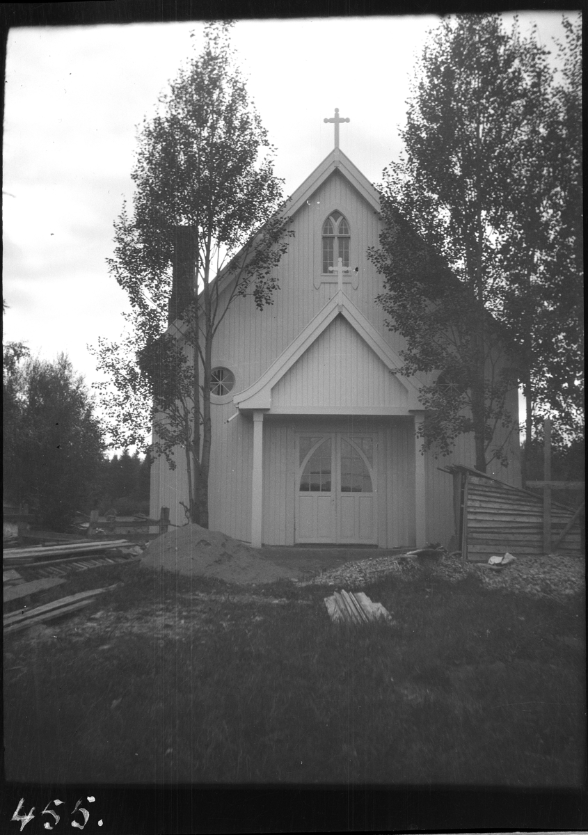 Karl Andreas Diesen, Romedal kirke, gravkapellet, eksteriø