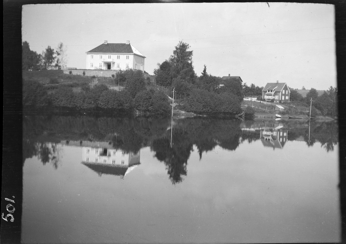 Karl Andreas Diesen, Diesenhøi, Hamar. Åkersvika, Disen, Hamar. Vannspeiling.