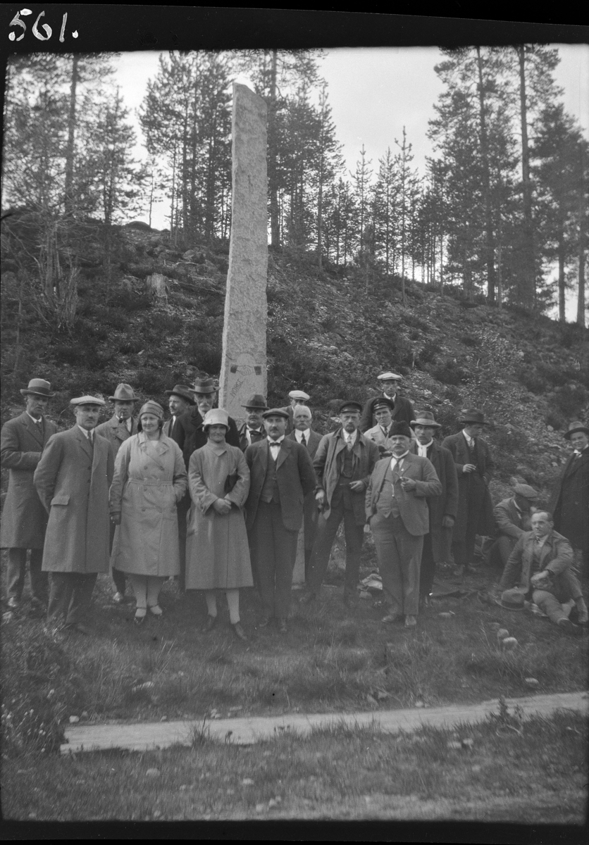 Karl Andreas Diesen, Støa, riksgrensen, "svenskegrensa" gruppe ukjente, grensestein,