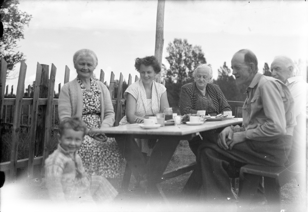 Anders O. Sørhuus, Koselig bilde av kaffeselskap