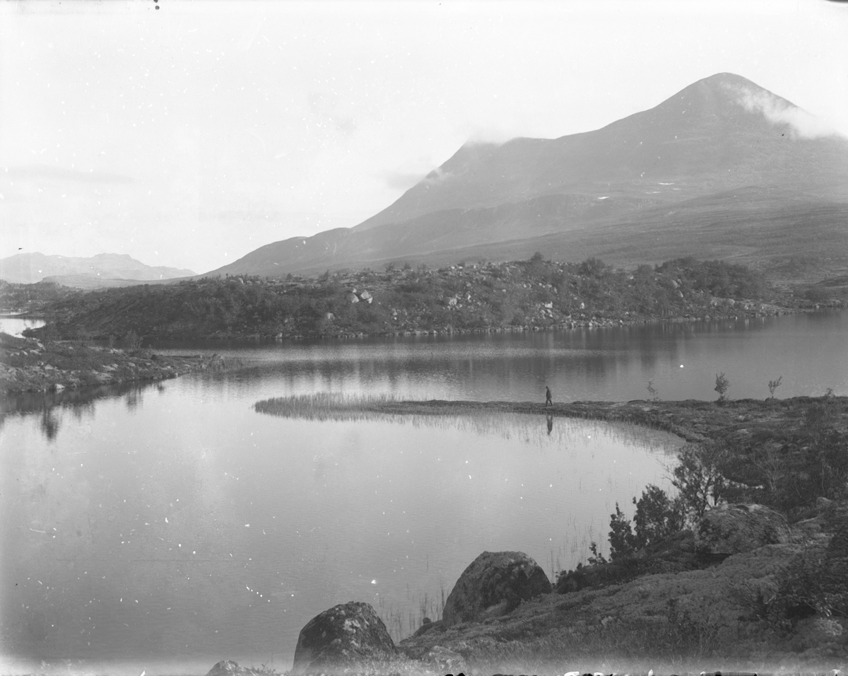 Anders O. Sørhuus, Holmsjøen