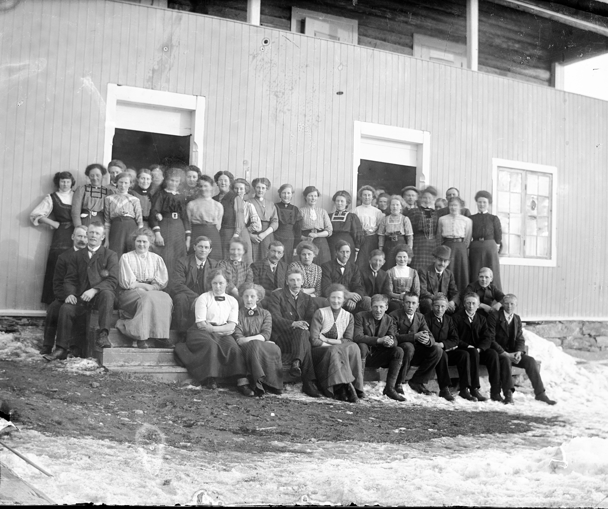 Anders O. Sørhuus, Gruppebilde, ungdom - Tronsvangen