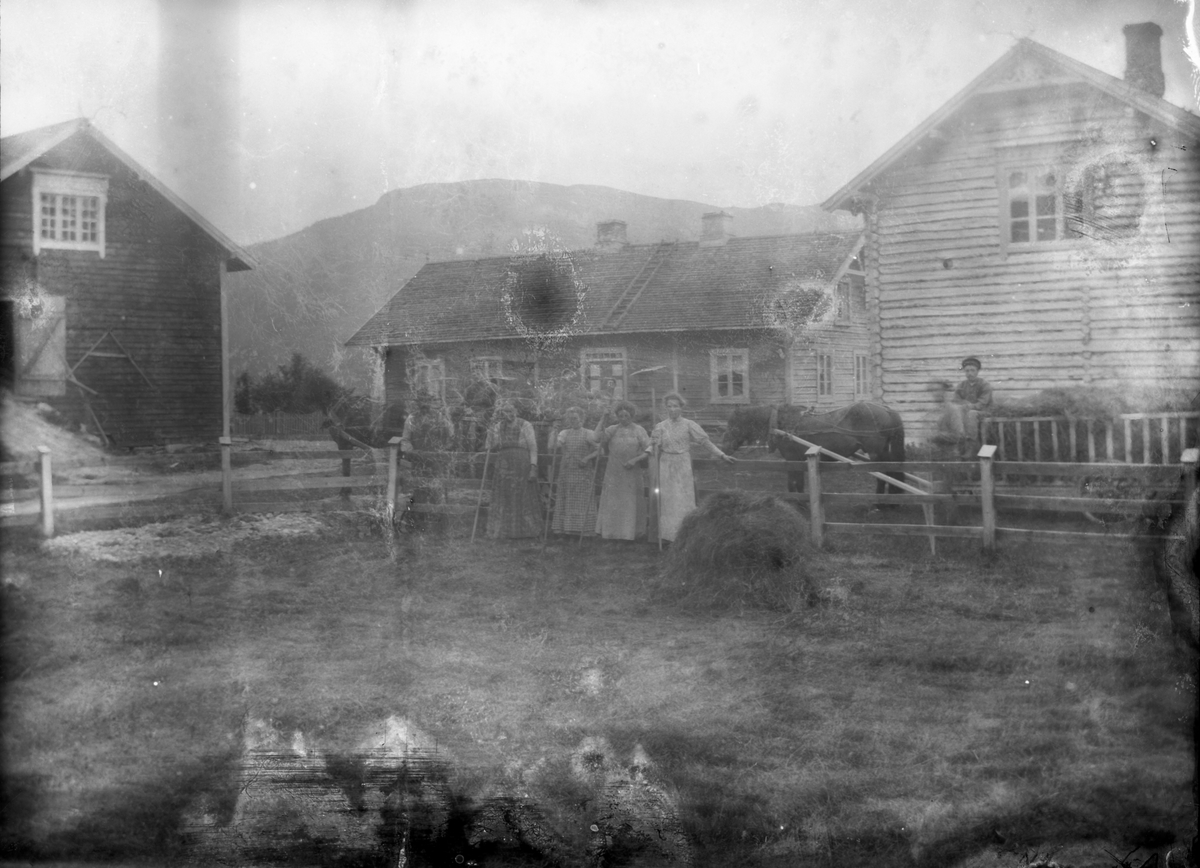 Anders O. Sørhuus, Pause i høykjøringa - Sørhuus nordre