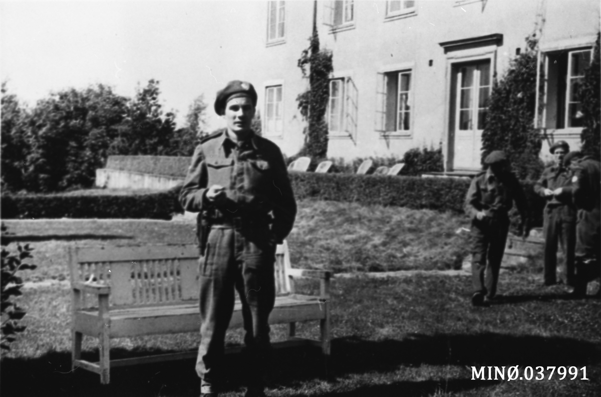 Oddvar Dobloug, Soldat