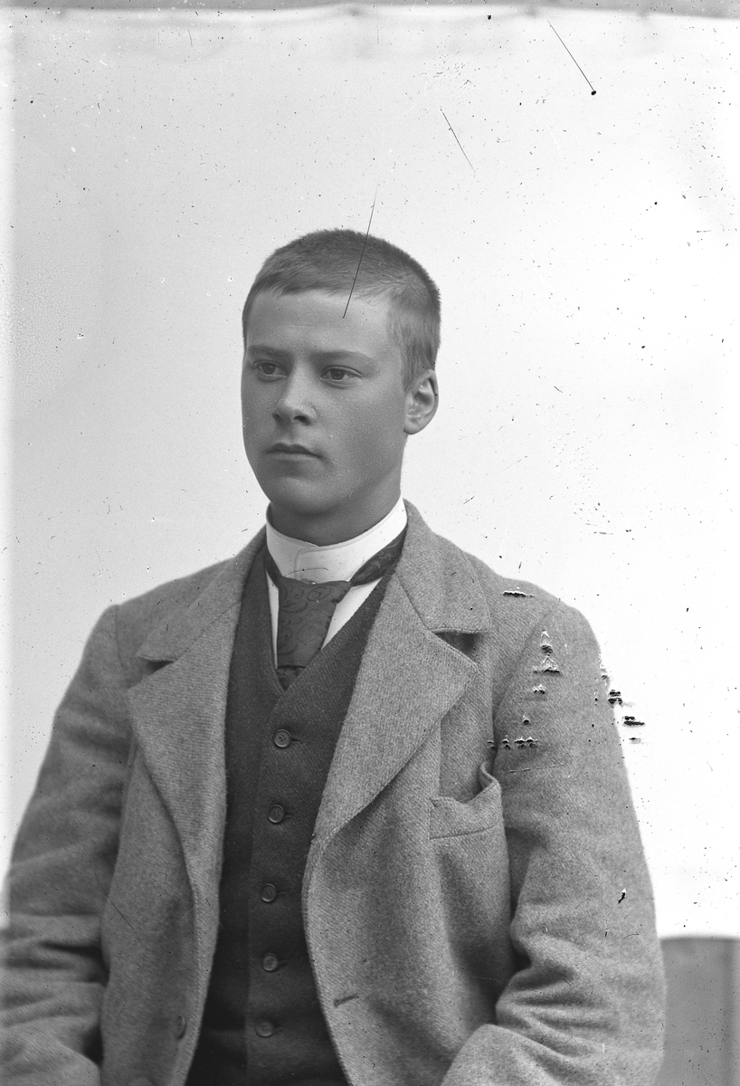 Jakob Jakobsen Engerdal, Ung mann.