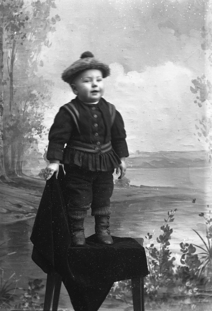 Jakob Jakobsen Engerdal, Portrett av en blid liten gutt.