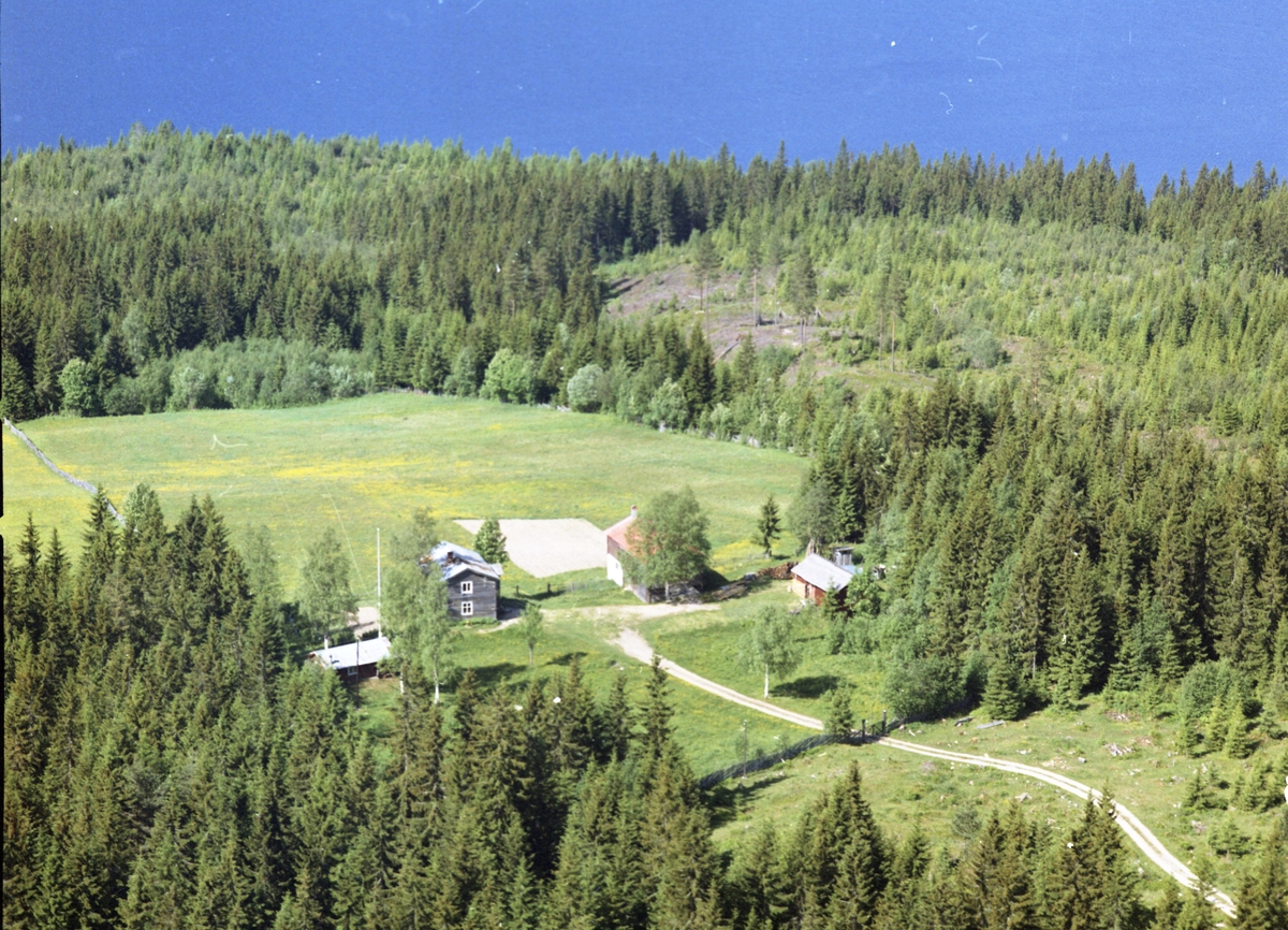 Widerøes Flyveselskap A/S, Bebyggelse