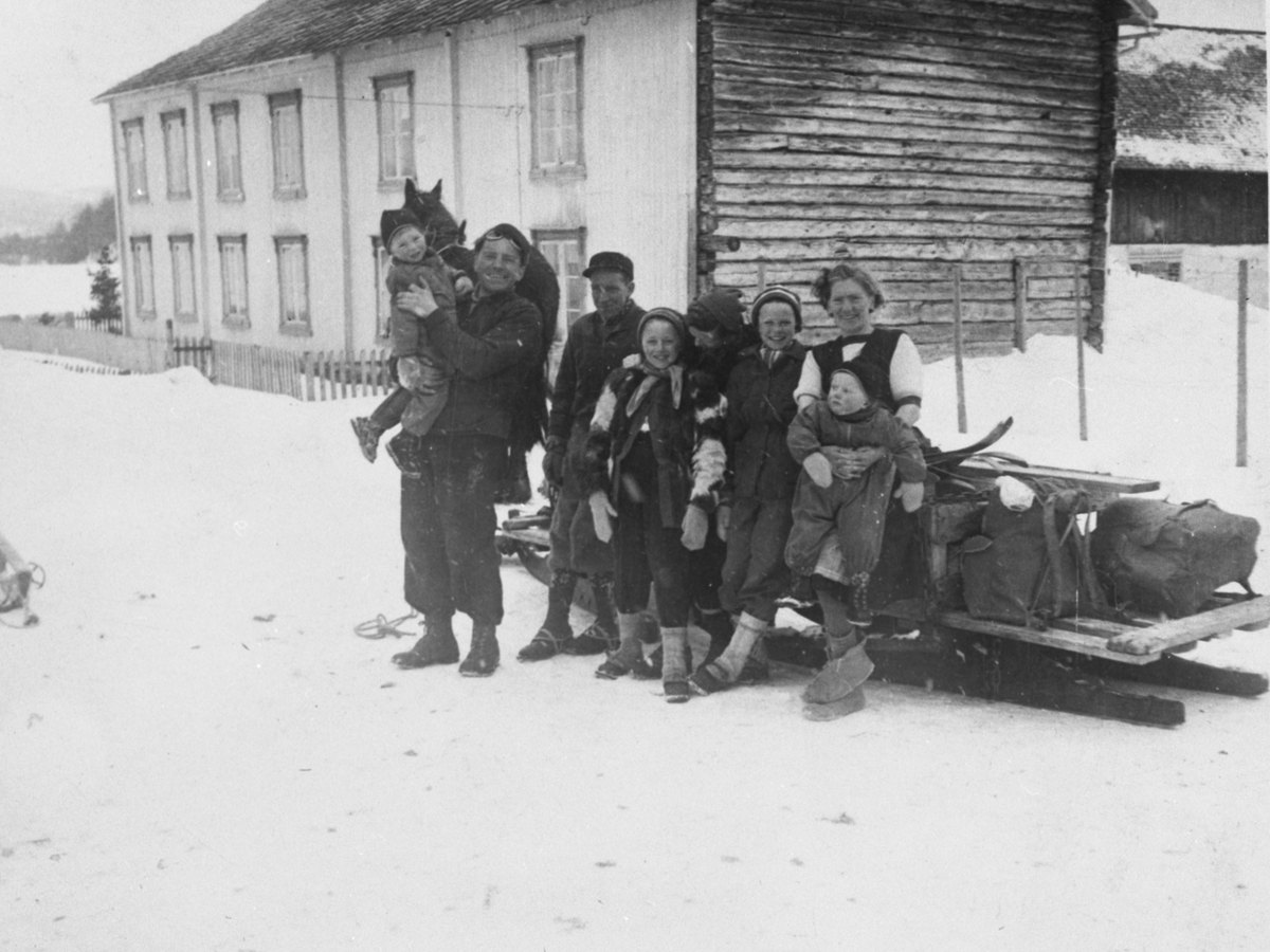 Ukjent, Påskegjestene på reisefot