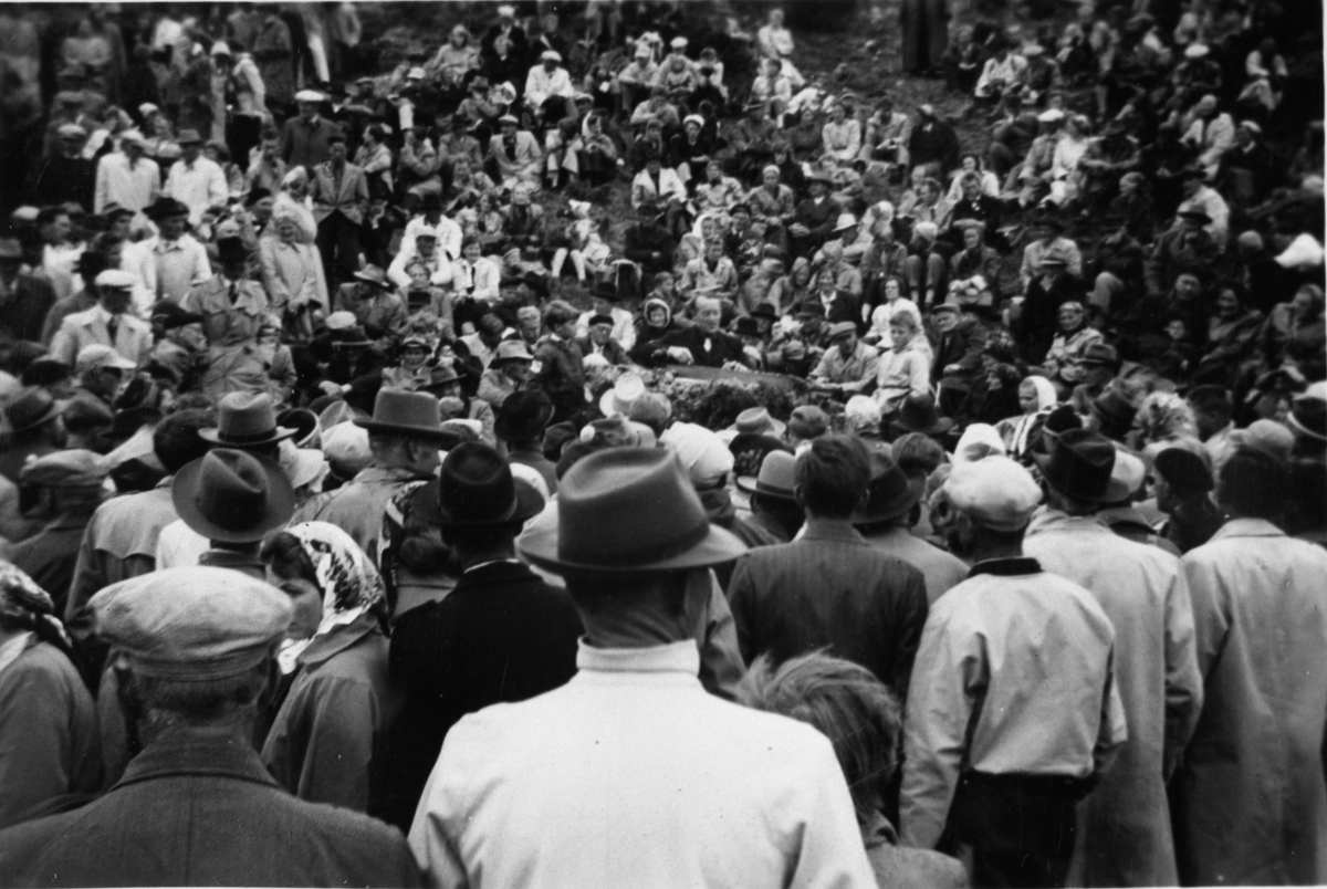 Ukjent, Fra meierijubileet i Rausjødalen 1956