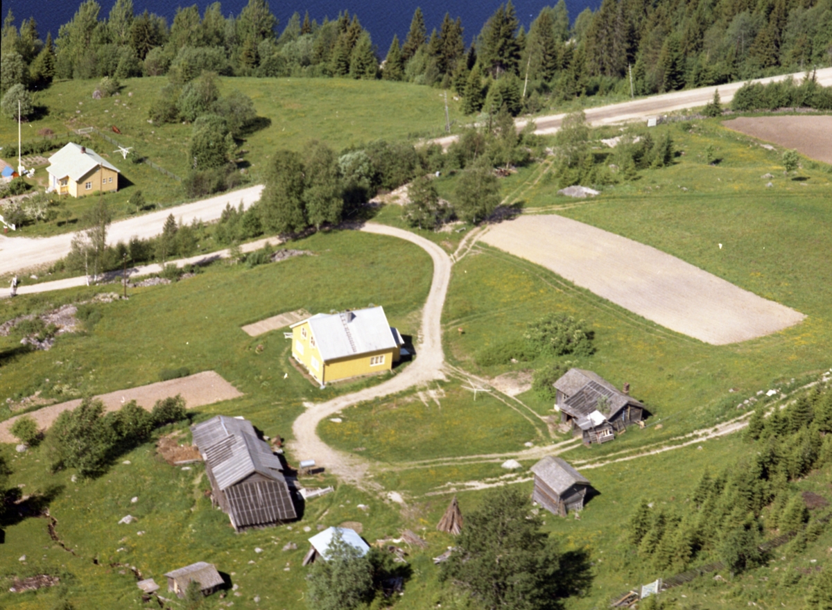 Widerøes Flyveselskap A/S, Bebyggelse