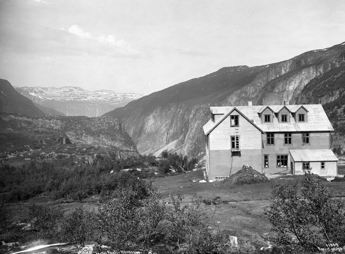 Anders Beer Wilse, Prot: Maabødalen med hotel Fosli 12/6 1910