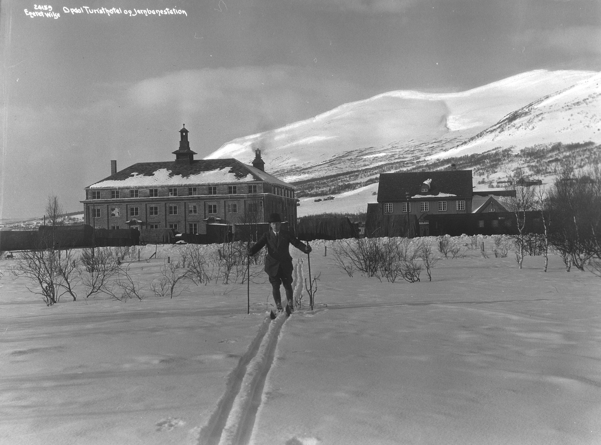 Anders Beer Wilse, Prot: Opdal Turisthotel og Jernbanestation