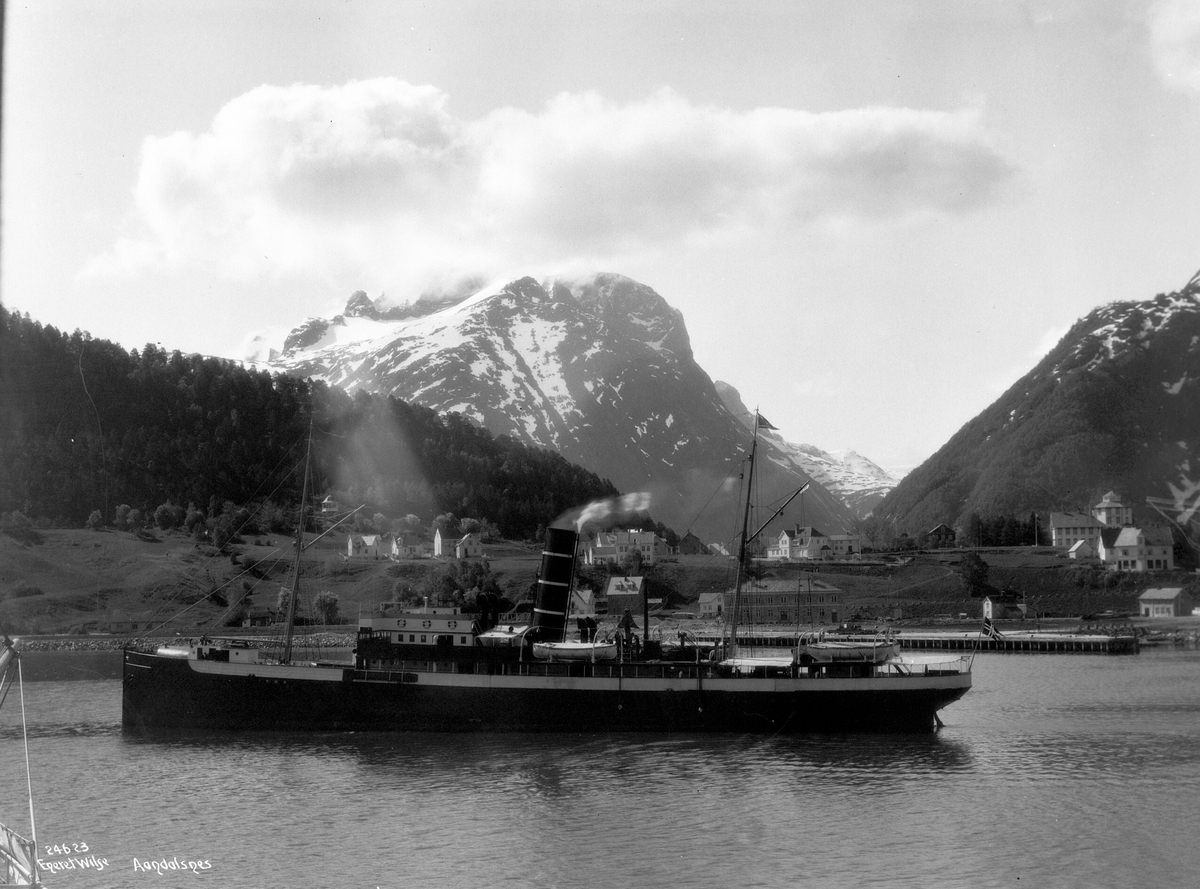 Anders Beer Wilse, Prot: Aandalsnes med Irma