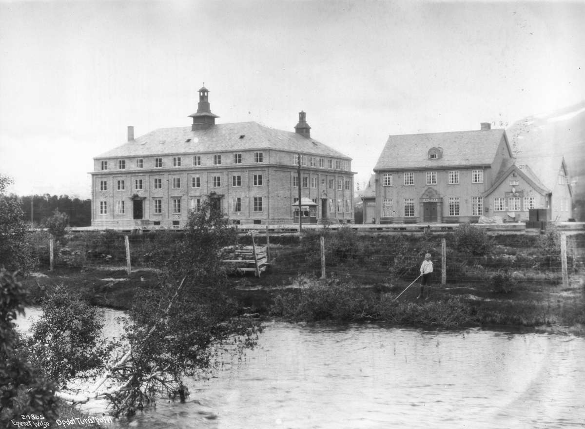 Anders Beer Wilse, Prot: Opdal - Opdal Turisthotel og jernbanestationen