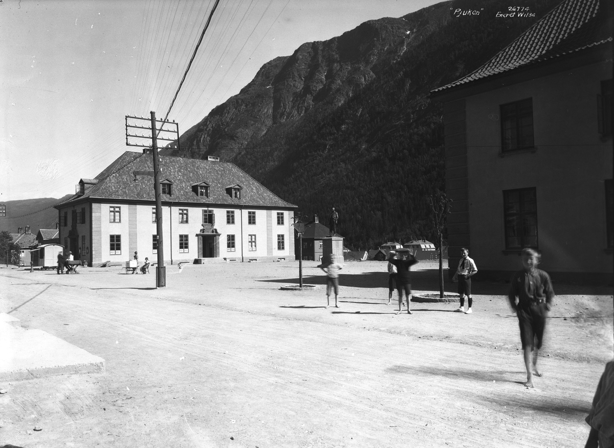 Anders Beer Wilse, Prot: Gausta med Rjukan by