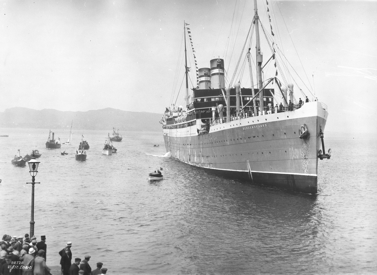 Anders Beer Wilse, Prot: Bergensfjords tur - Ankommer Bergen