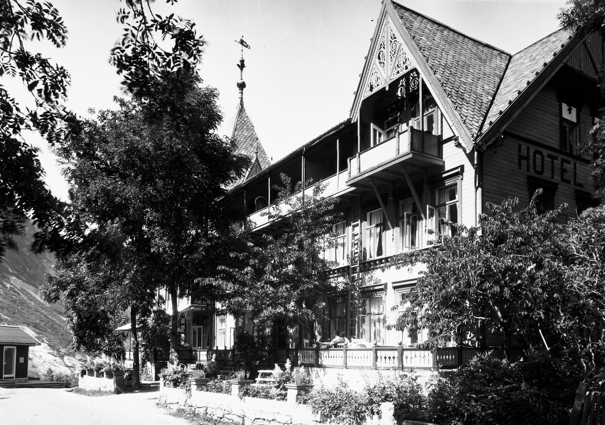 Anders Beer Wilse, Prot: Union hotel