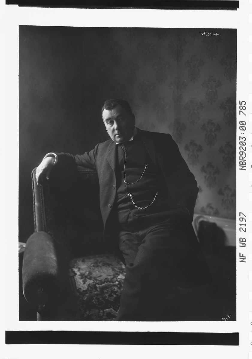 Anders Beer Wilse, Prot: Redaktör O. Thommessen i stolen