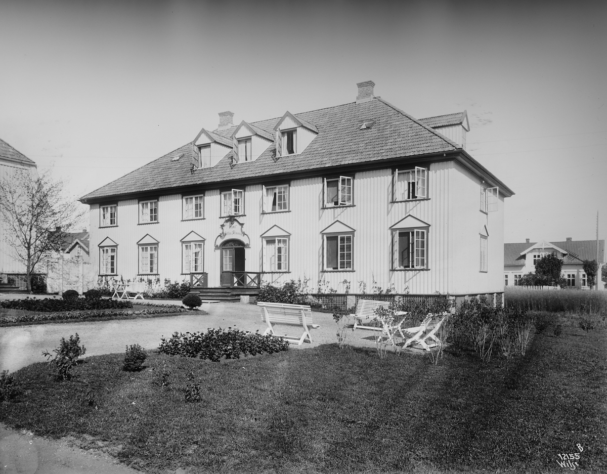 Anders Beer Wilse, Konv: Larvik bad/villa Fænia