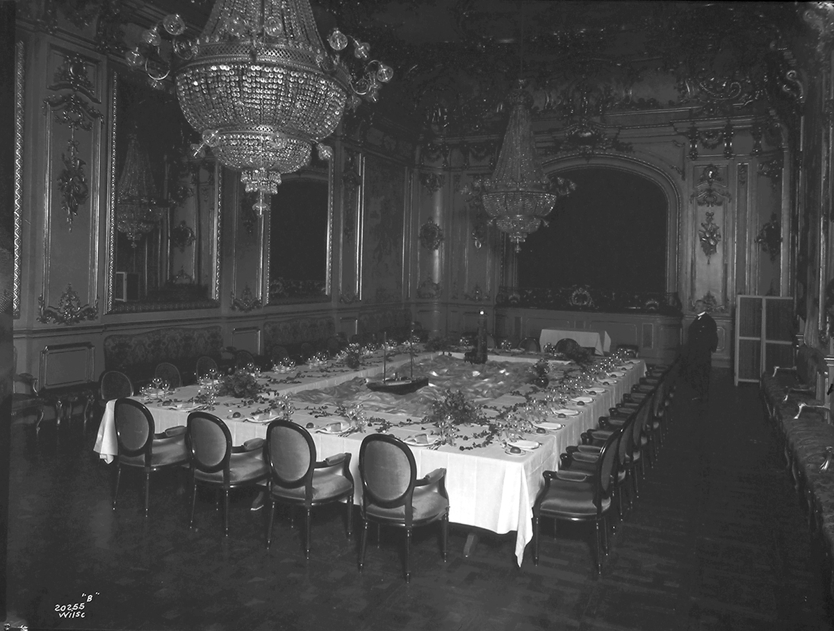 Anders Beer Wilse, Prot: Grand hotel borddekorasjon