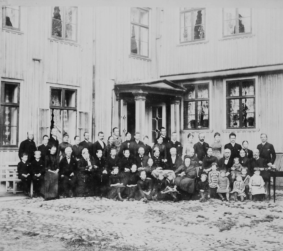 Anders Beer Wilse, Prot: Wilse fru Marthe gruppe Bang.