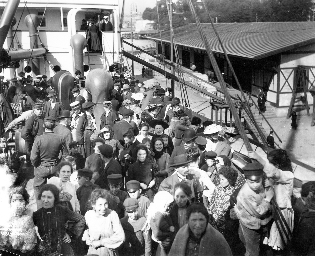 Anders Beer Wilse, Prot: Emigrantskibet på fordekket
