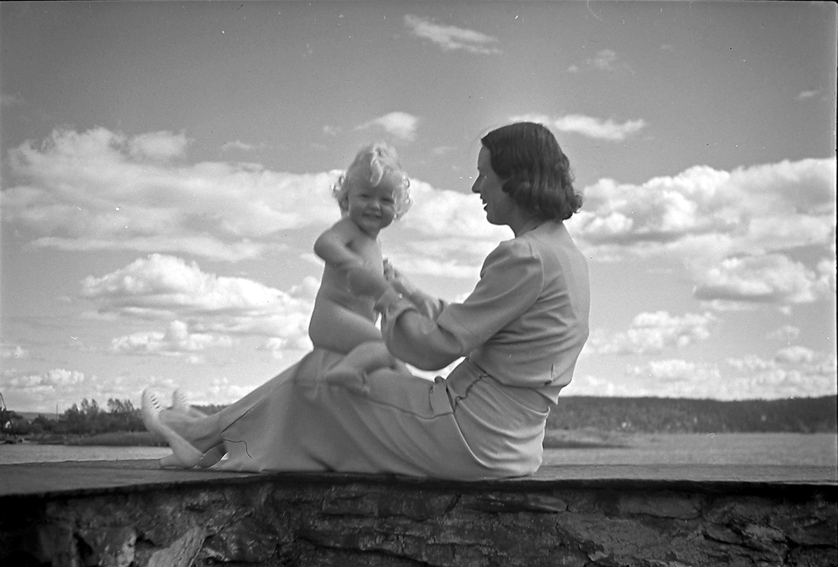 Anders Beer Wilse, Prot: protokoll finnes ikke Register: Larsen Petter barn Leica 17/8