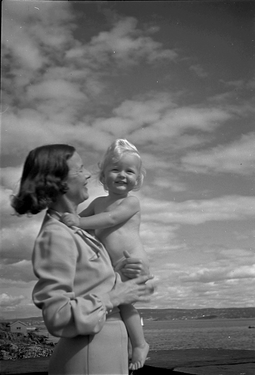 Anders Beer Wilse, Prot: protokoll finnes ikke Register: Larsen Petter barn Leica 17/8