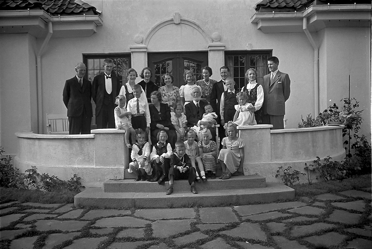 Anders Beer Wilse, Prot: protokoll finnes ikke Register: Jahnsen dir Leica Konv: Dir Jansen 70 års dag