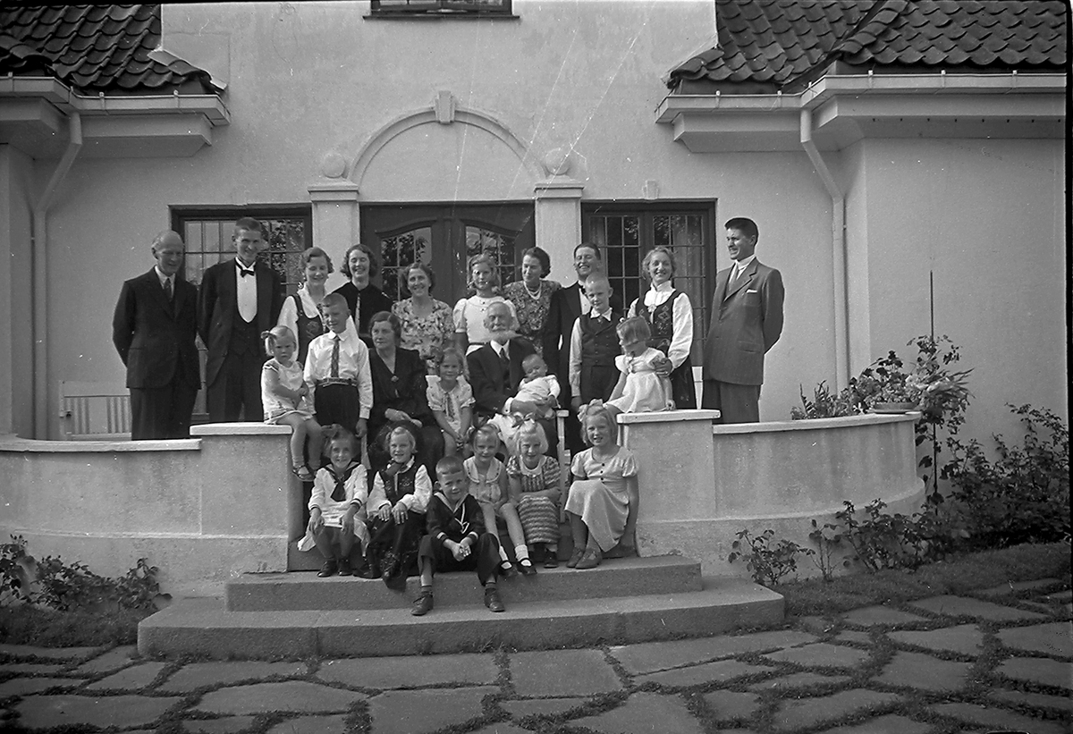 Anders Beer Wilse, Prot: protokoll finnes ikke Register: Jahnsen dir Leica Konv: Dir Jansen 70 års dag