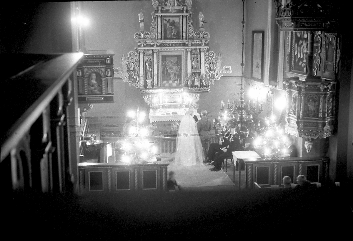 Anders Beer Wilse, Prot: protokoll finnes ikke Register: Qvale fru Leica 1946