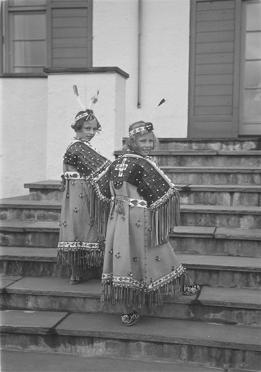 Anders Beer Wilse, Prot: Ragnhild og Astrid. Indianer 9/1-40 Ja
