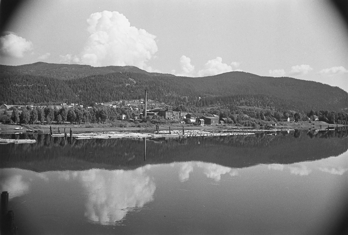 Anders Beer Wilse, Prot: Mjøndalen fabrikken fra elven