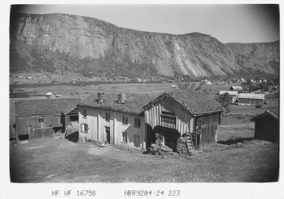 Anders Beer Wilse, Prot: Valle g. bygning