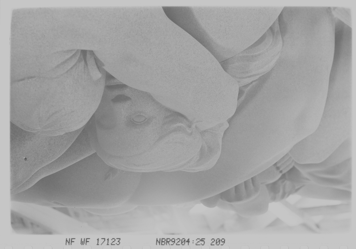 Anders Beer Wilse, Prot: Vigeland. Monolitten. detaljer