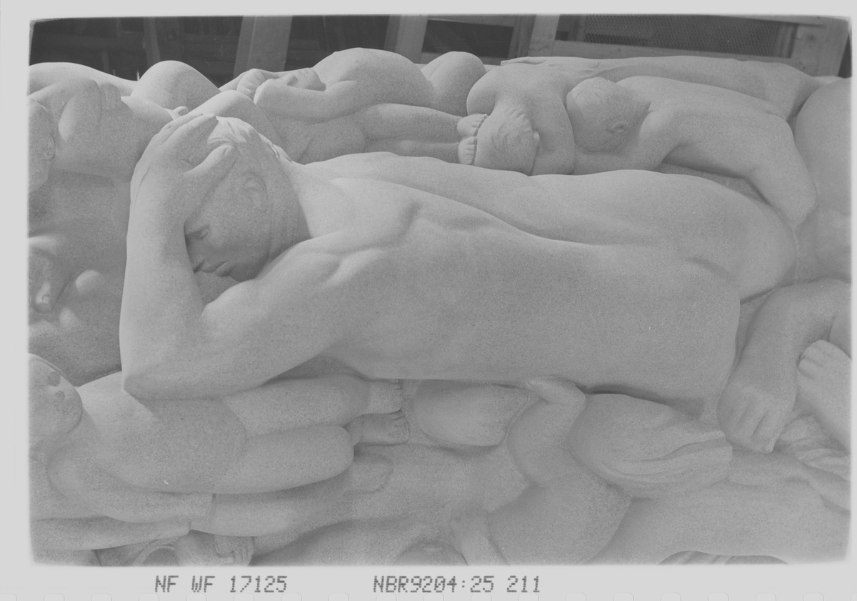 Anders Beer Wilse, Prot: Vigeland. Monolitten. detaljer