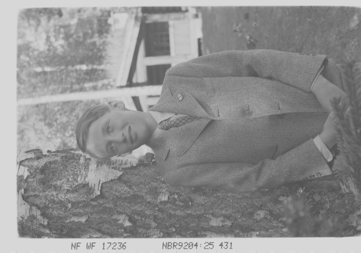 Anders Beer Wilse, prot: Kronprinsfam. Skaugum mai 1946