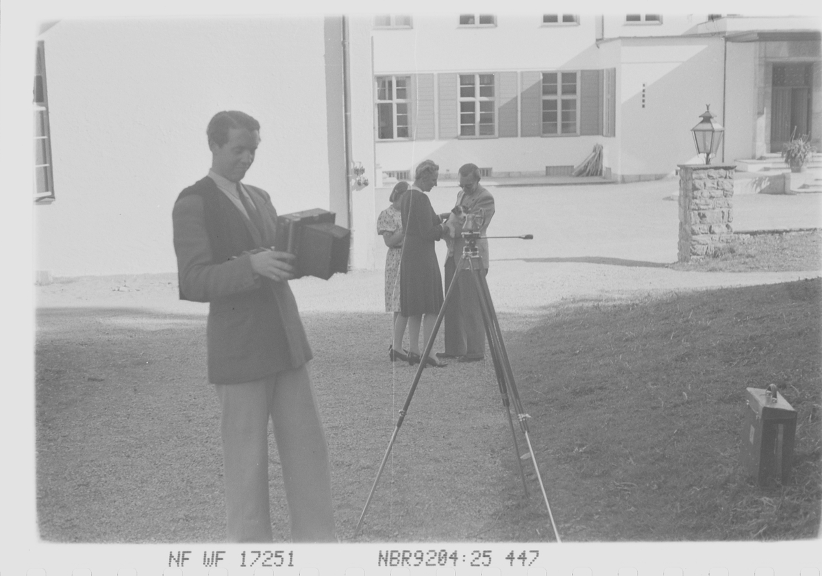 Anders Beer Wilse, prot: Kronprinsfam. Skaugum mai 1946