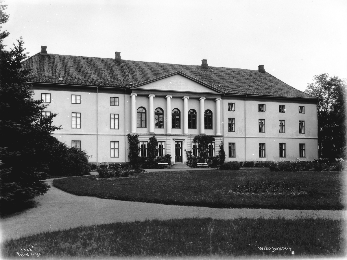 Anders Beer Wilse, Prot: Wedel Jarlsberg Facade fra Haven