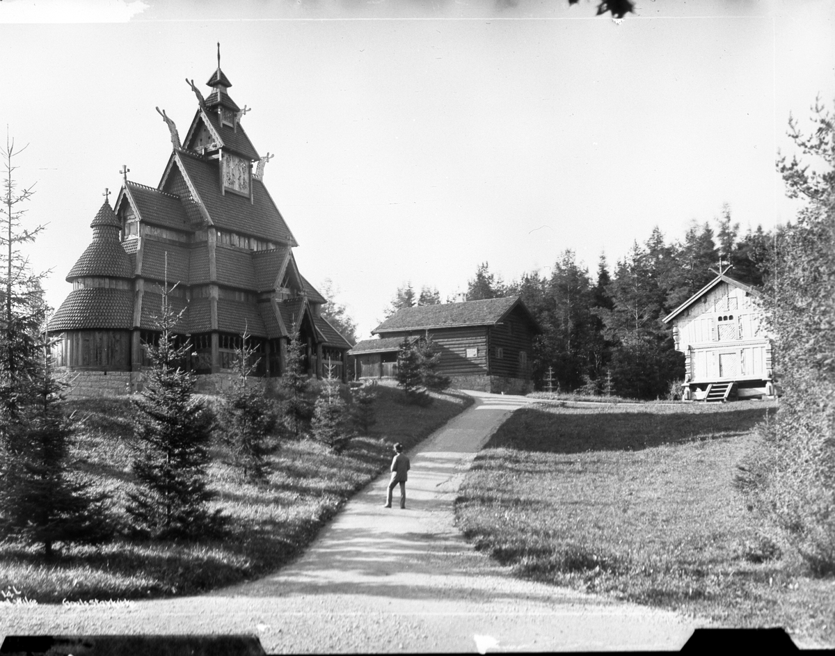 Axel Lindahl, "Prot: Bygdø. Gols Kirke. Hovestuen, Stabur Neg: Goels Stavkirke