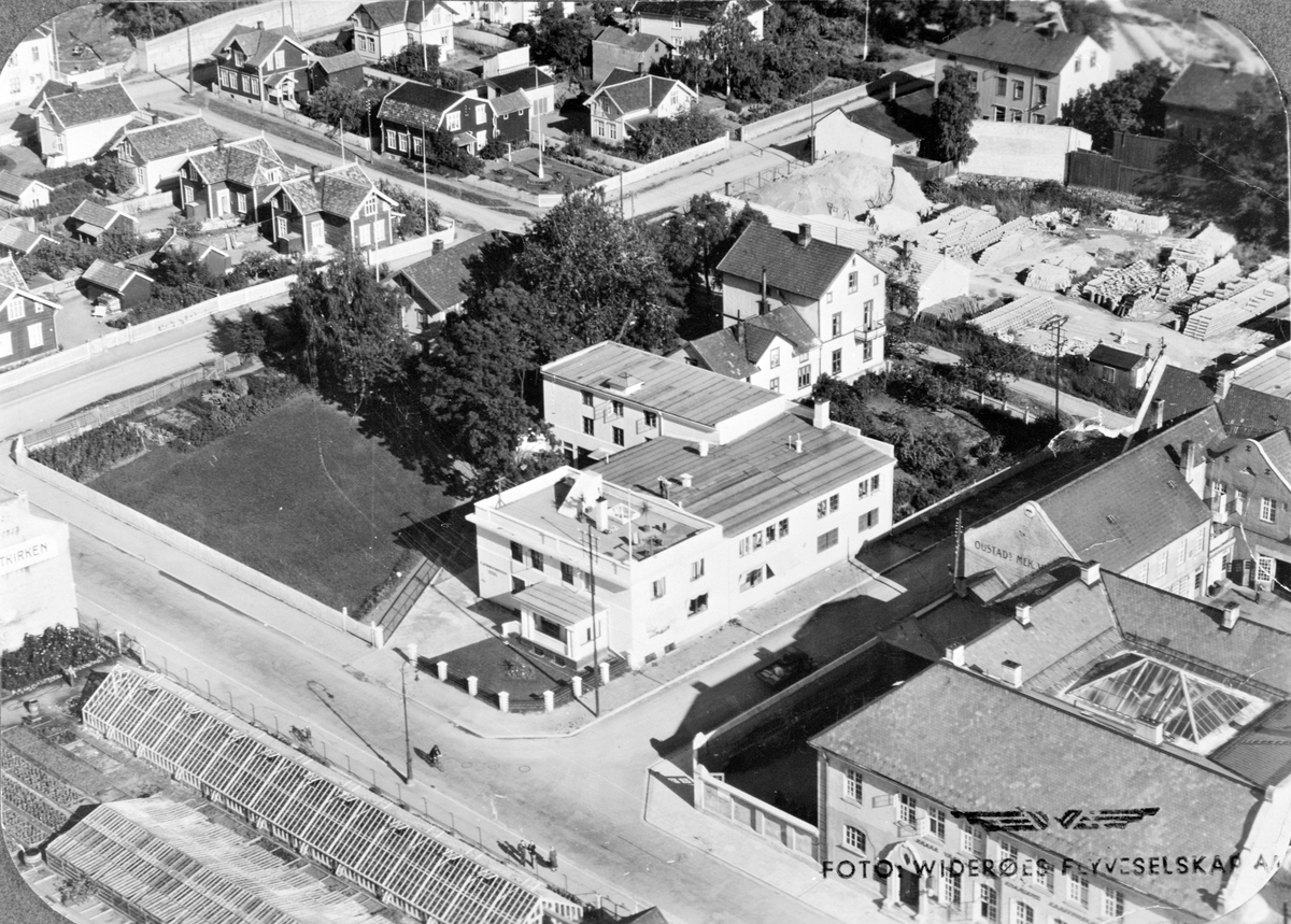 Widerøes Flyveselskap A/S, FLYFOTO, OVERSIKT IDEAL A/S, HAMAR VANG OG FURNES KOMM. KRAFTSELSKAP, KVARTALET ST. OLAVSGATE/ENGGATA