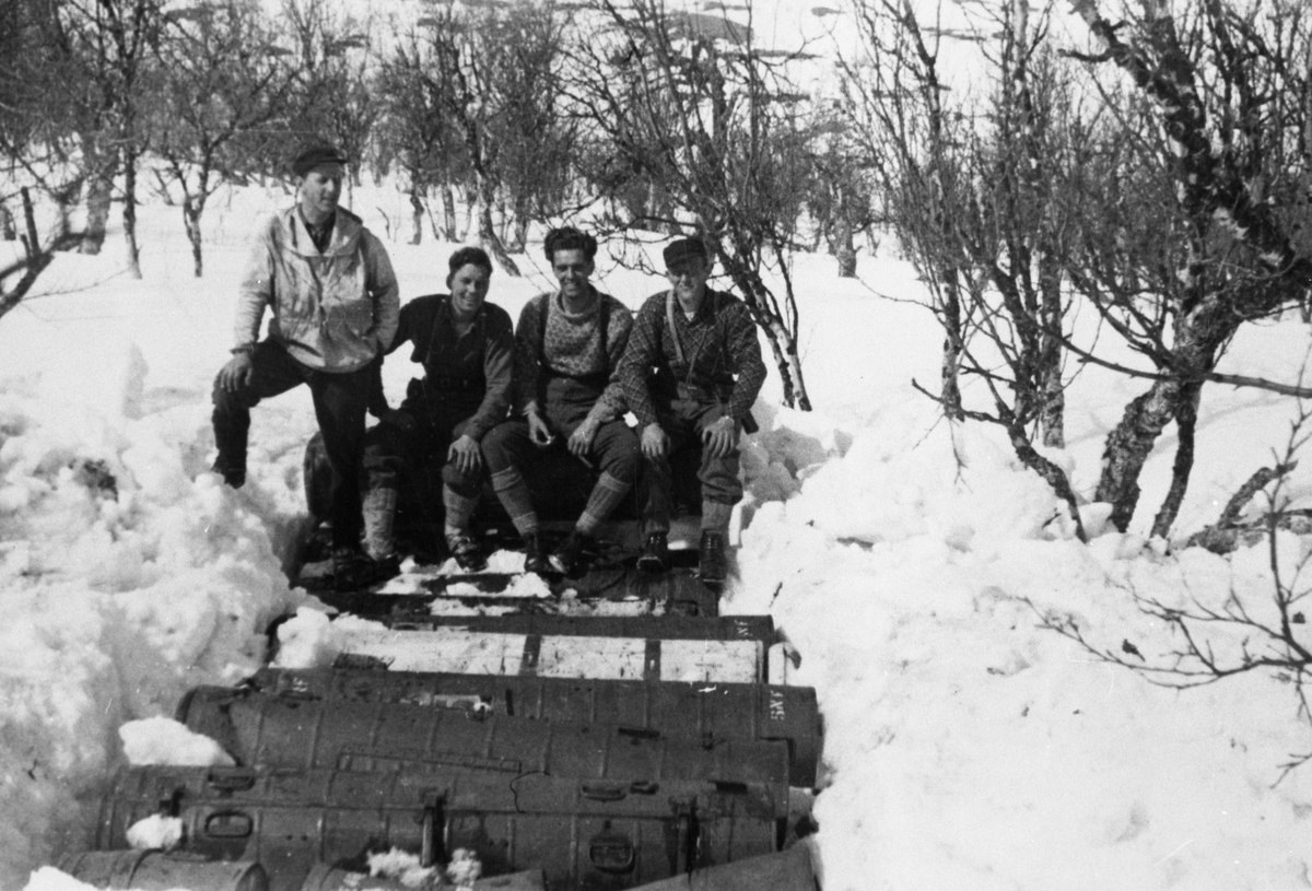 Oddvar Dobloug, Medlemmer av Grebe Red har grav fram et skjult kontainerlager like før freden i 1945